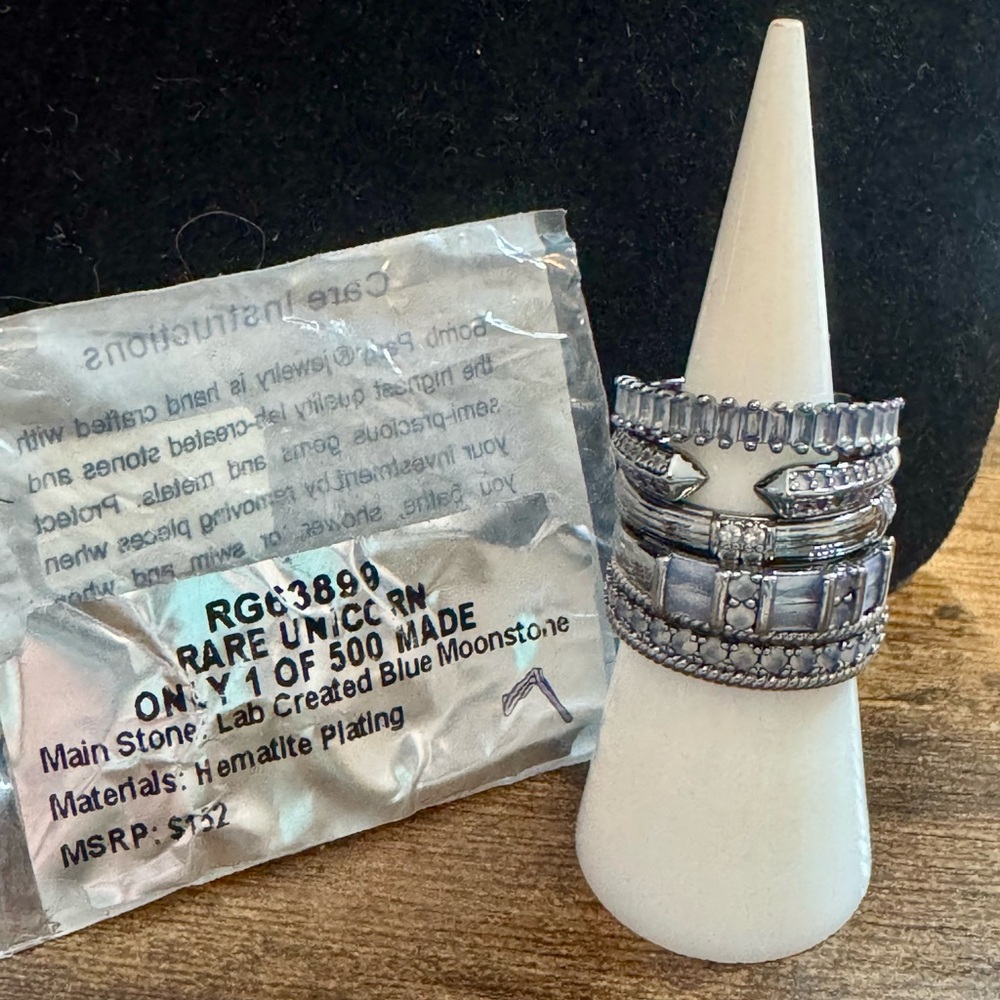Bomb Party Delicate Rare Unicorn RG63899 Blue Moonstone on Hematite